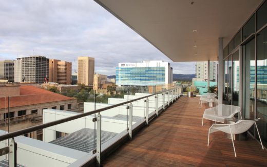 Gør dine medarbejdere glade ved at investere i en ny altan