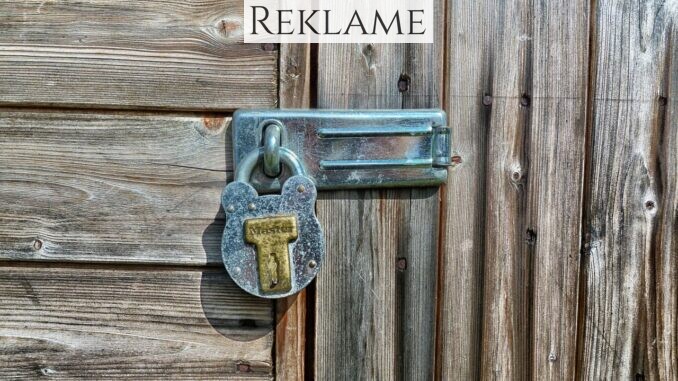 wood-building-wooden-lock-65650